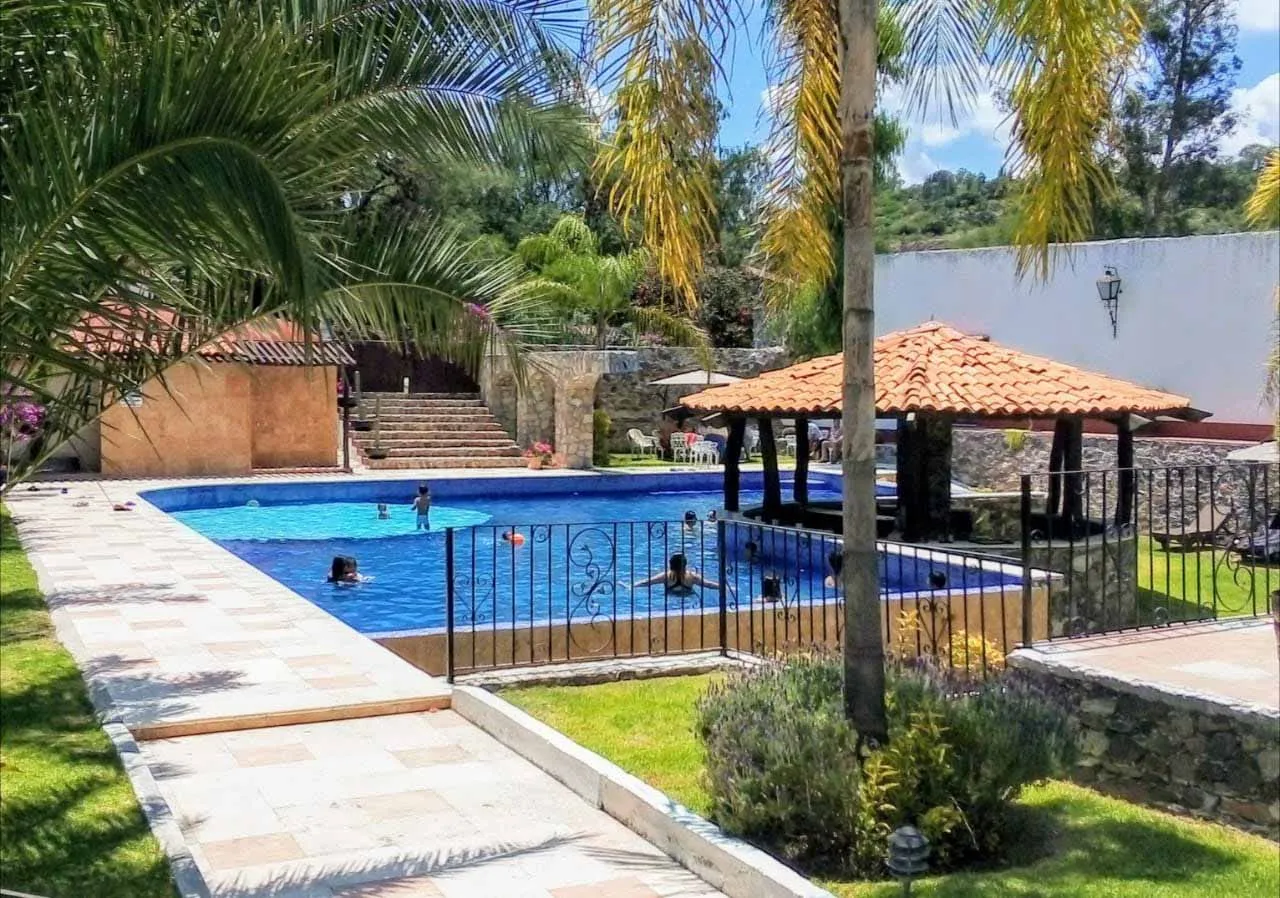 Hacienda Real — Alberca exterior